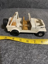 Vintage 1981 Dukes Of Hazzard scala 1/25 Daisy Duke Jeep pressofuso ERTL con barra di ruolo