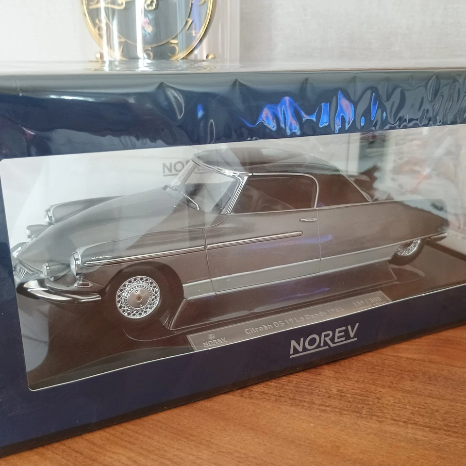 CITROEN DS 19 Le dandy gris & noir de 1964 NOREV 1/18e 181742 éd limitée 300 pcs - Photo 1/4