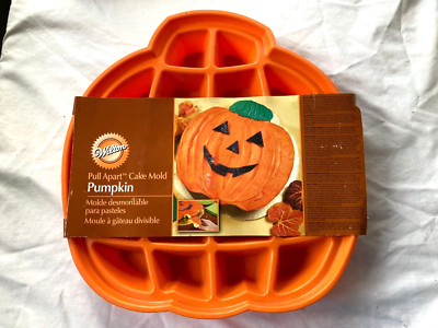 NEW - WILTON PULL APART PUMPKIN JACK-O-LANTERN CAKE MOLD