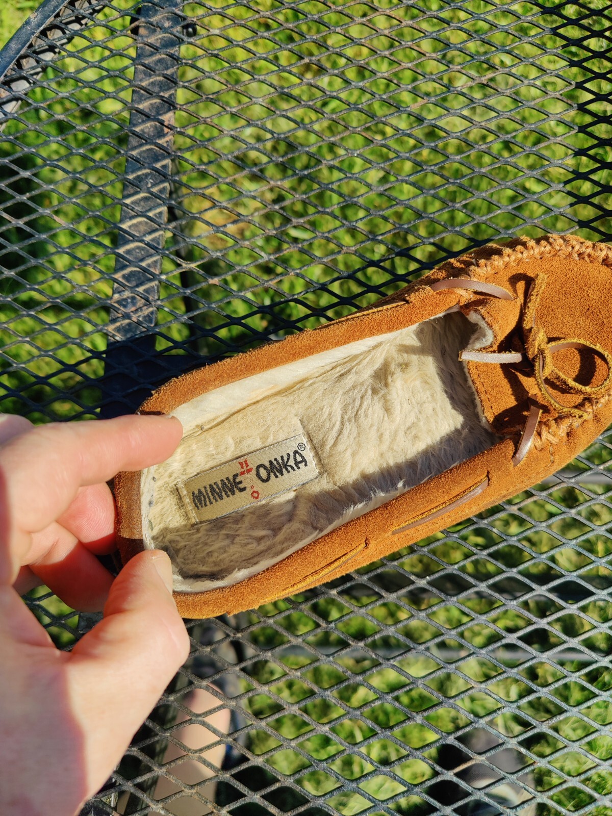 SAOLA Pantofole mocassino Minnetonka Jr. Trapper 4036 taglia 6 suola in gomma scamosciata marrone chiaro