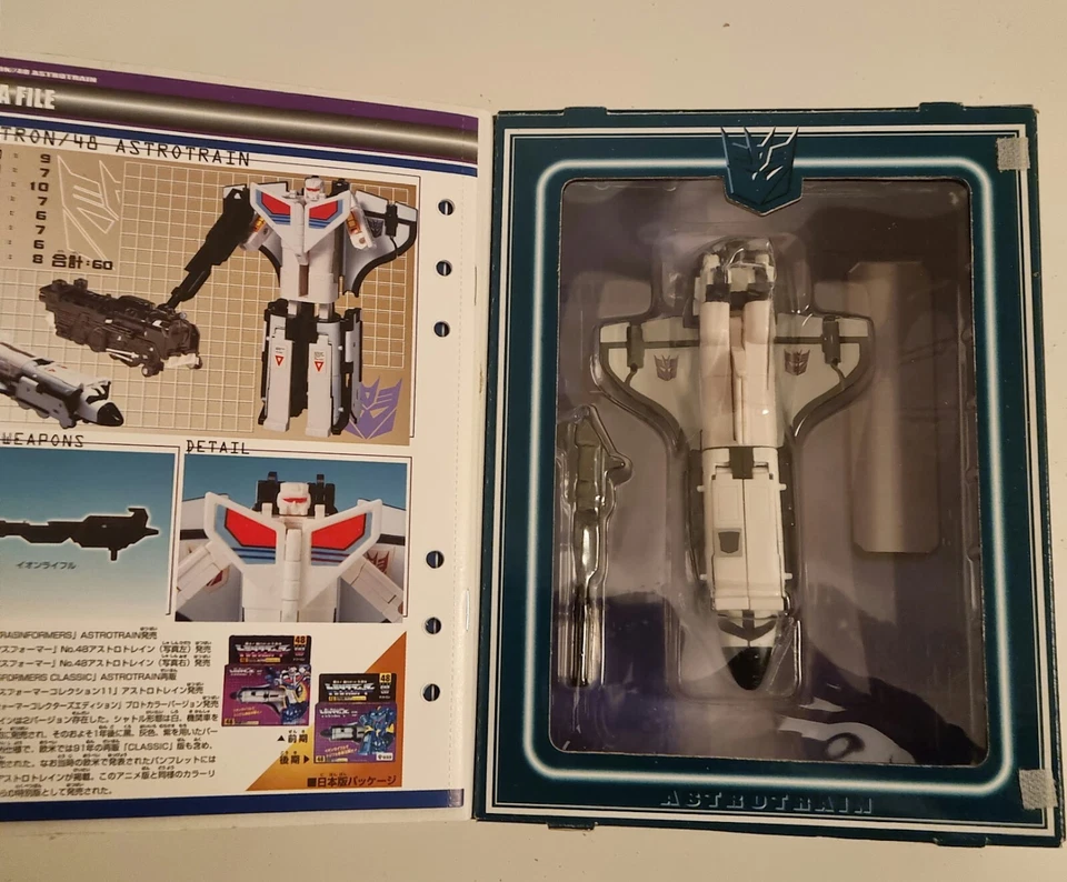 Transformers Takara Reissue 2004 Collectors edition #11 Astrotrain MISB - Image 2 of 3