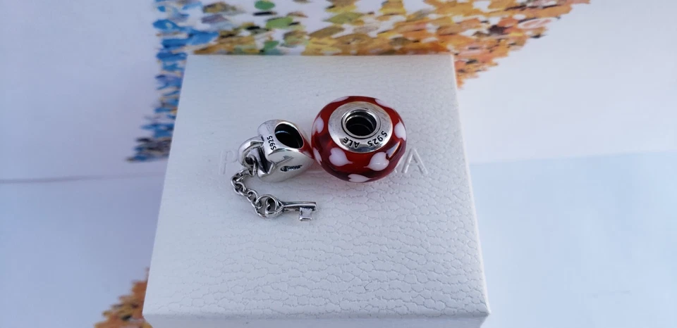 Juego De 2 Nuevos Dijes Pandora Auténticos Llave De Mi Corazón y Corazones De Murano Foto 4 de 4