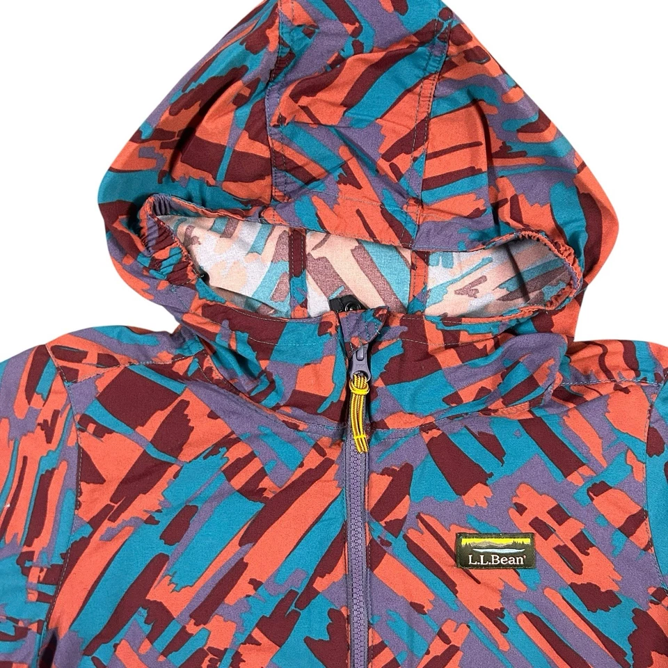 Chaqueta cortavientos clásica de montaña grande para mujer LL.Bean estampado geométrico Foto 2 de 4