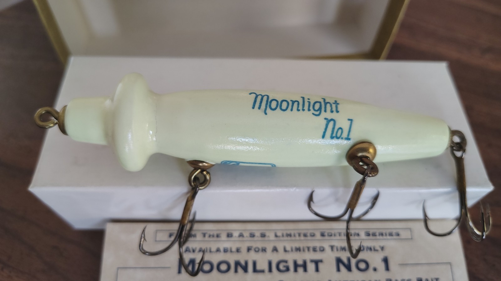 Moonlight Bait Co 2001 B.A.S.S Collectors Edition #1 Glow in the Dark Lure & Box