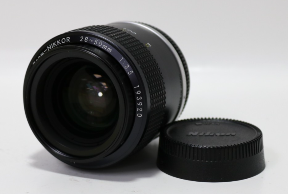 良品 Nikon Ai-s ZOOM NIKKOR 28-50mm f3.5 Nikon AI-S Zoom-Nikkor 28-50mm F/3.5 | LENS-DB.COM