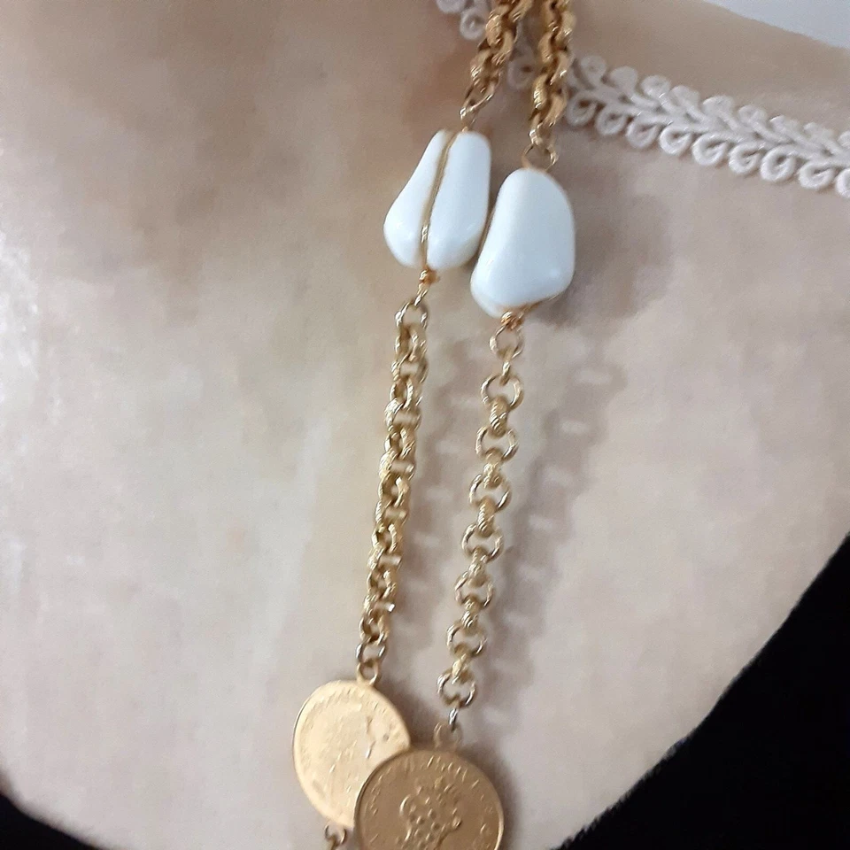 Clásico Eslabón Estilo Cadena Tono Oro 36" Largo Collar Imitación Monedas Cuentas Blancas Foto 2 de 4