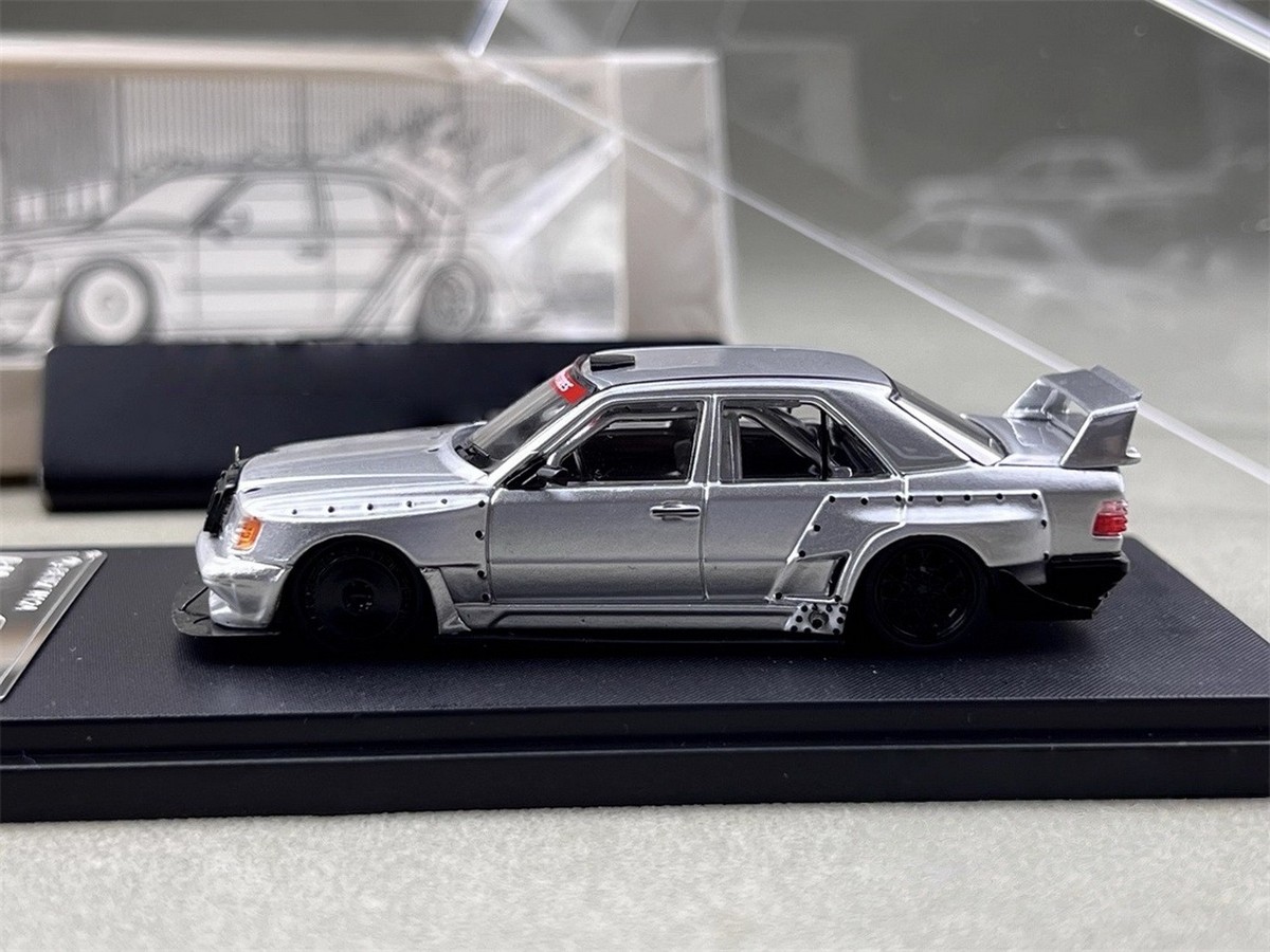 RM 1/64 Scale Mercedes-Benz 500 E W124 Silver Diecast Cat Model