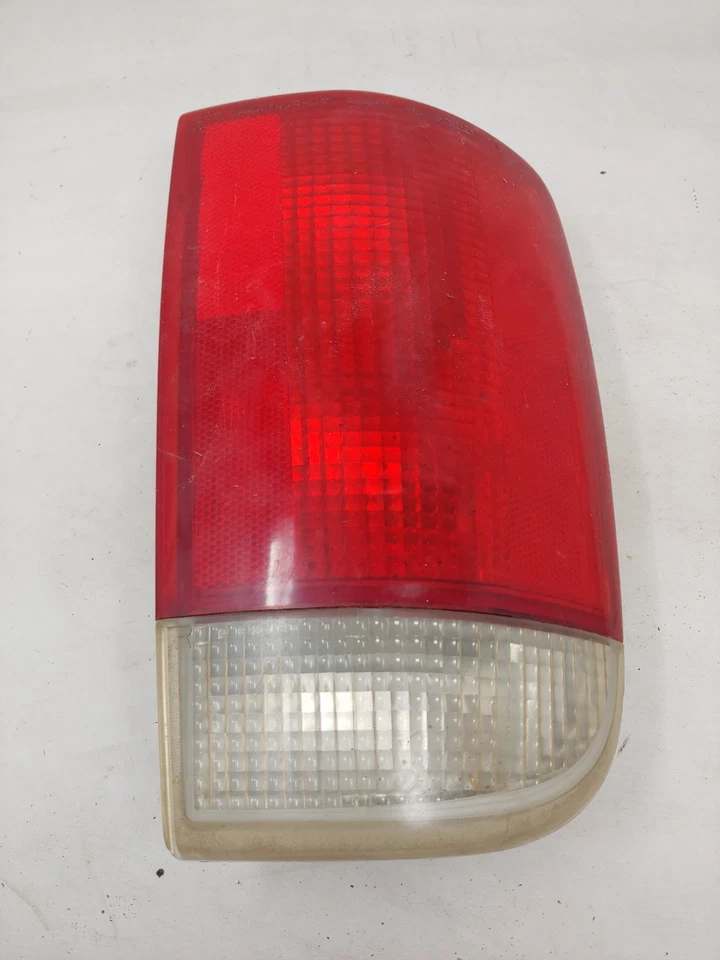 Оригинальный задний фонарь для правой стороны пассажира для Chevrolet Blazer S10 GMC Jimmy 1995-2005 годов выпуска - Изображение 2 из 4