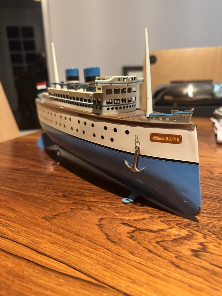 SCHUCO SCHIFF QUEEN 2  BLECHMODELL