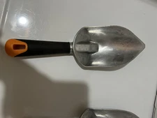 Fiskars Ergo Garden Trowel for Digging and Planting, Heavy Duty Gardening Hand T