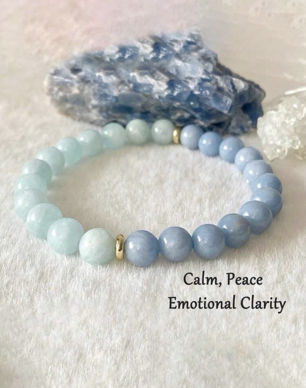 Bracelet en jade verte et cristal bleu précieux | Bijou artisanal de luxe