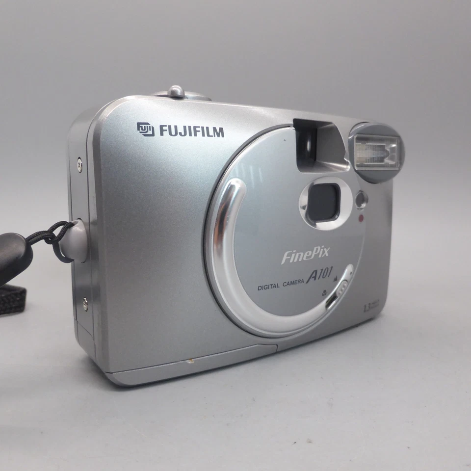 Fujifilm FinePix A101 1.3MP Digital Camera Silver FAULTY Spares or Repair, photo 1 of 5