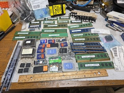 MISC LOT OF MEMORY RAM AND OTHERS 4GB, 8GB SANDISK 256MB CAPACITORS ALL UNUSED