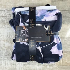 Nicole Miller Womens Velvet Fleece PJ Set Size Small Long Sleeve Pants Floral