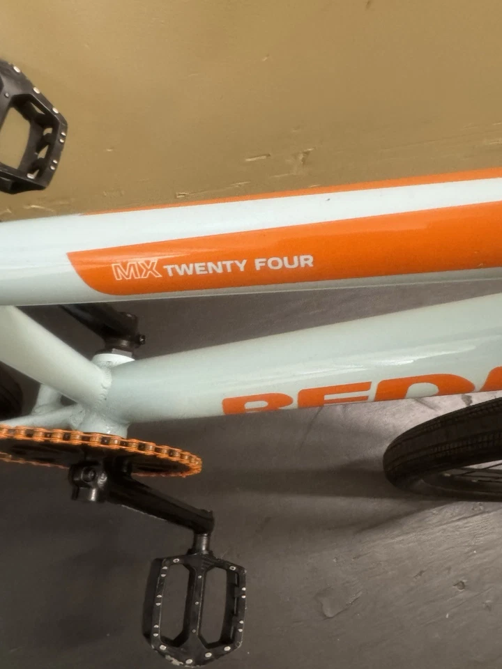 Redline de 24 pulgadas Foto 4 de 4