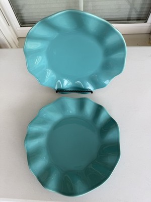 Crate & Barrel Susie B. Eigen 12  Turquoise Ruffle Dinner Plate Mde in Portugal 