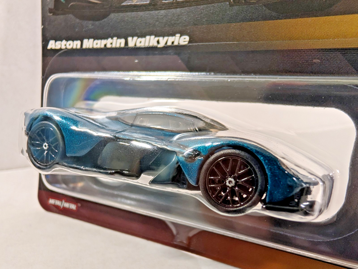 2025 Hot Wheels Elite 64 Aston Martin Valkyrie HWR91 Real Riders