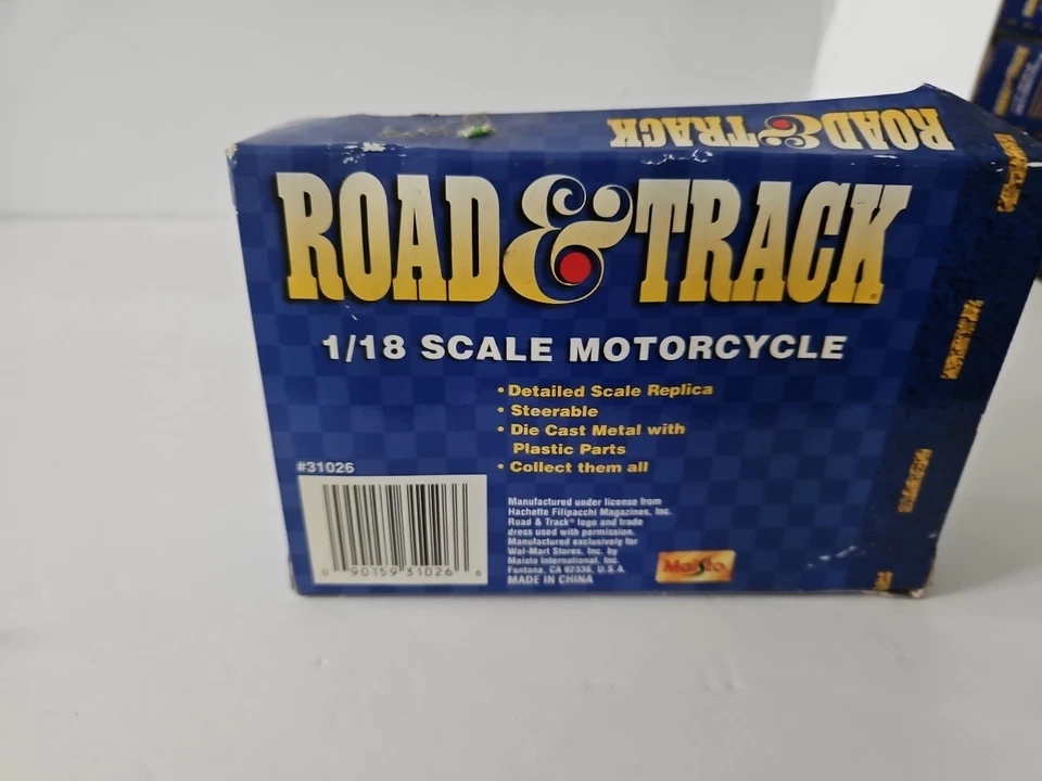 Road & Track Motorcycle 1/18 Scale Yellow Die Cast Daytona Triumph Motorcycle - Image 4 of 4