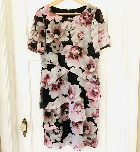 SLNY Blumenmuster abgestuftes Kleid Größe 8 schwarz grau rosa hinten Reißverschluss Party Cocktail Hochzeit