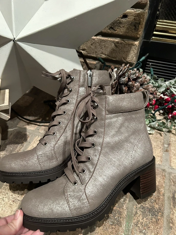 Vince Camuto Gaviana кожи металлик серебро шнурует вверх коренастый ботильоны 8 - Изображение 3 из 4