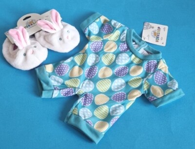 Build A Bear Osterei Schlafanzug Jungen Mädchen Kleidung & Hase Kaninchen Hausschuhe neu mit Etikett 