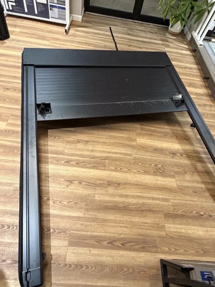 Camioneta pickup mala cubierta coche Foto 2 de 3