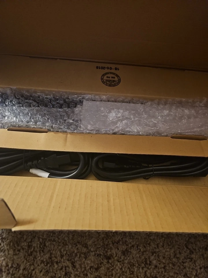 APC NBRK0250 NetBotz Rack Monitor 250 - Image 4 of 4