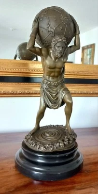HANDGEFERTIGT Statua in bronzo Atlante portatore del globo mitologia scultura titanio statua bronzo