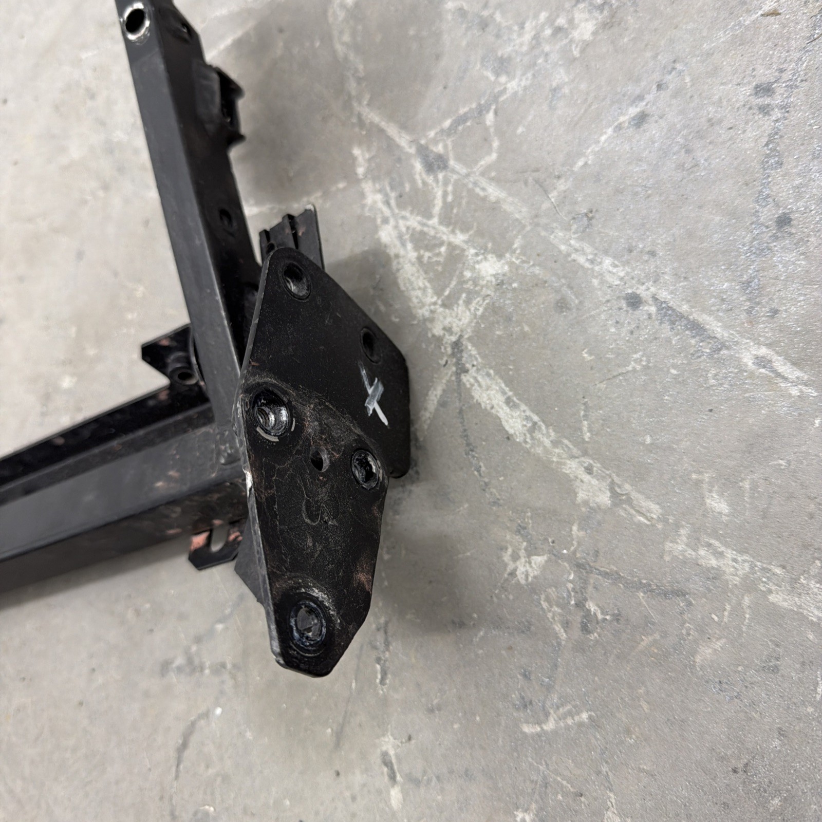 LAMBORGHINI HURACAN REAR BUMPER CROSSMEMBER SUPPORT BRACKET 4T0813753D OEM DAMAG