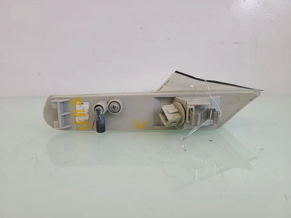 Passenger Corner/Park Light Side Marker Fits 97-04 PORSCHE BOXSTER 585830 - Image 2 of 4