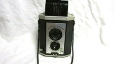 VINTAGE 1940s KODAK BROWNIE REFLEX SYNCHRO MODEL CAMERA