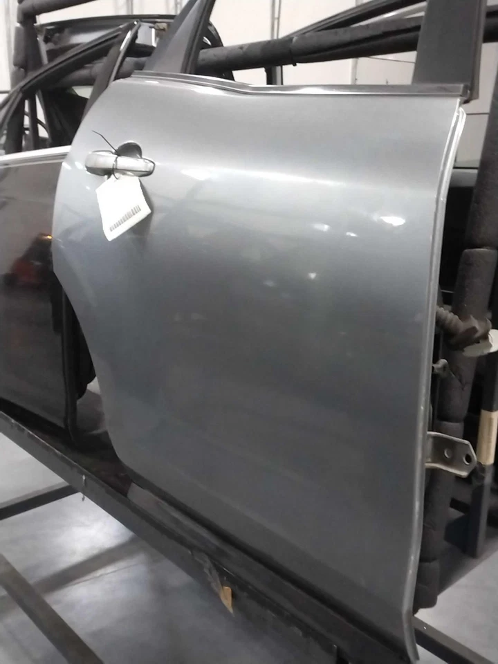 Conjunto de puerta trasera derecha usado lado trasero se adapta a: Mazda CX-7 2011 trasero derecho grado A Foto 2 de 4