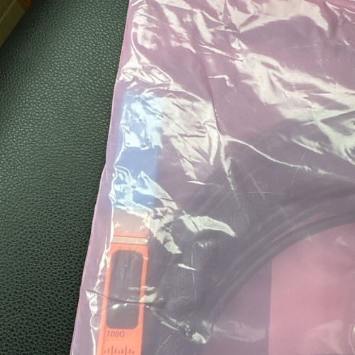 Cisco QSFP-4SFP25G-CU3M 100GBASE QSFP to 4xSFP25G Passive Cable 3M 37-1685-01 - Picture 2 of 4