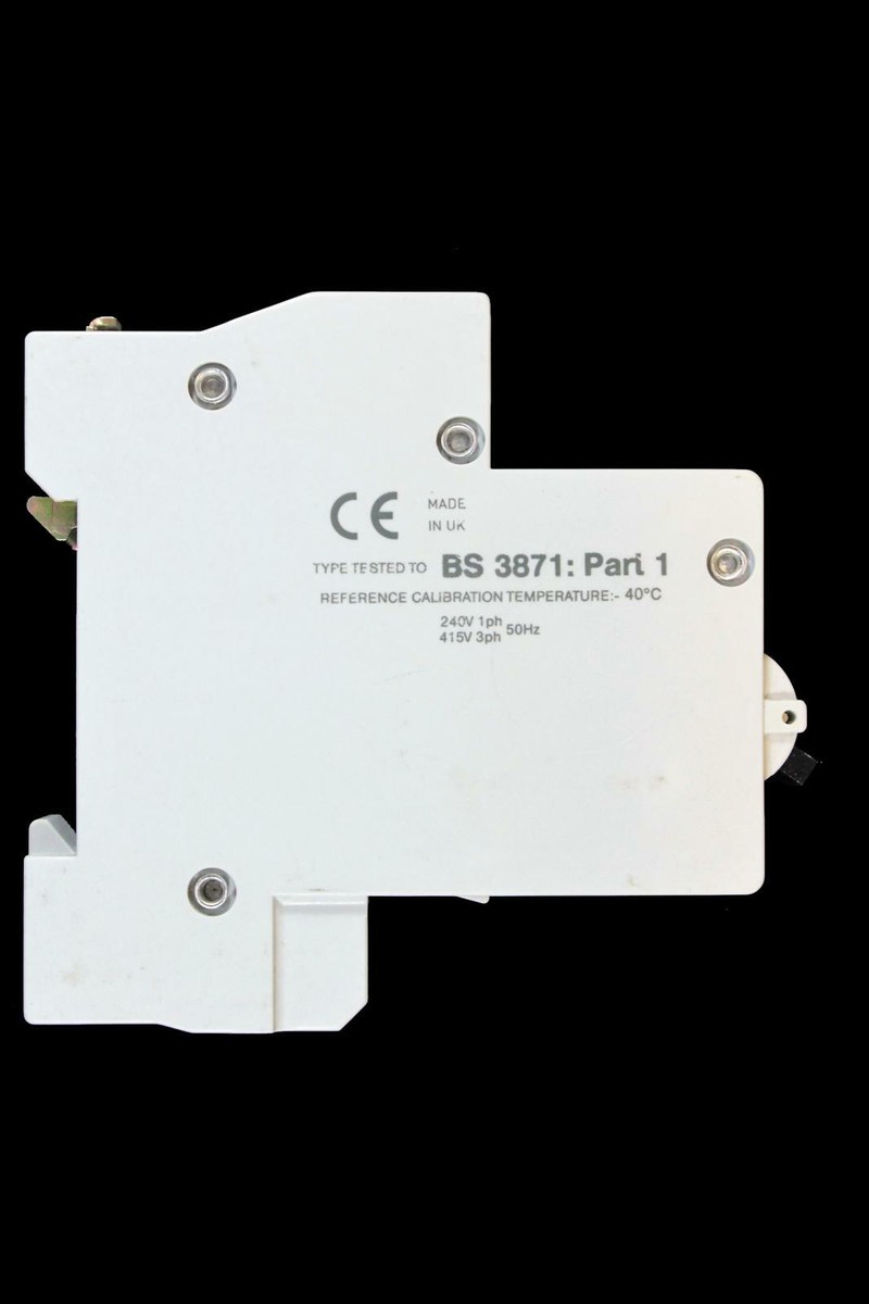 Eaton 32A/30 MA DP RCBO (170622 - Foto 4