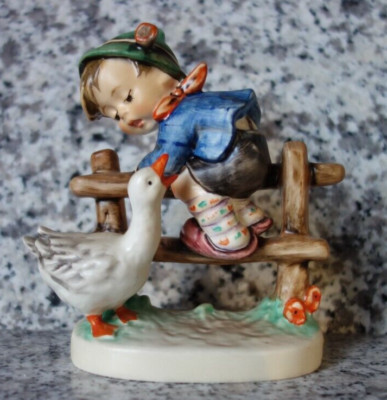 Hummel Figur Hum 195/2/0 ''Angsthase * Barnyard Hero'' FM 7 * neue Ausführung !