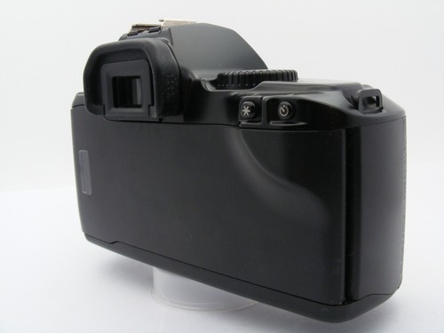 Canon EF-M camera 35mm 'Manual Focus' model No 3407293 - Picture 4 of 15
