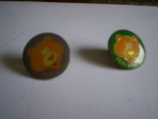 Lot de 2 PIN'S différents