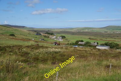 Photo 12x8 Farms at Settiscarth Several farms nestle under Baillie Hill wh c2013