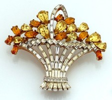 VINTAGE CROWN TRIFARI PAT PEND FLOWER BASKET RHINESTONE BROOCH PIN BAGUETTE