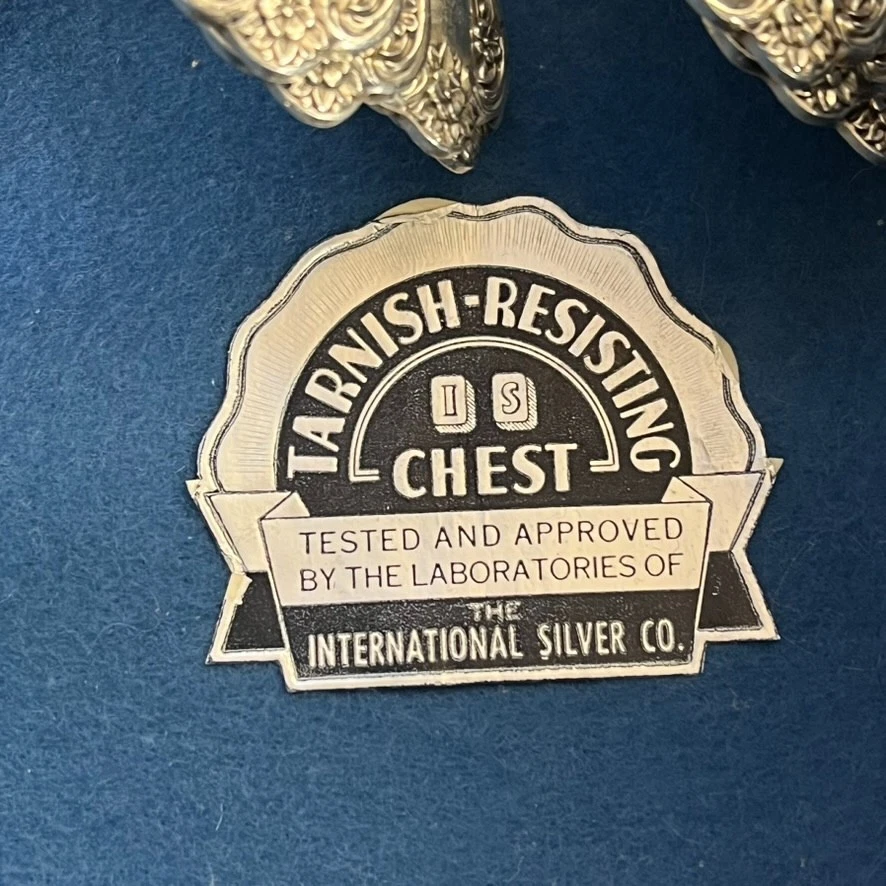 Platería Roger Bros 52 piezas. Placa reforzada deslustre - cofre resistente Foto 3 de 4