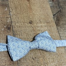 Vineyard Vines Boys Bow Tie Starfish Design Clip 100 Silk In Original Box