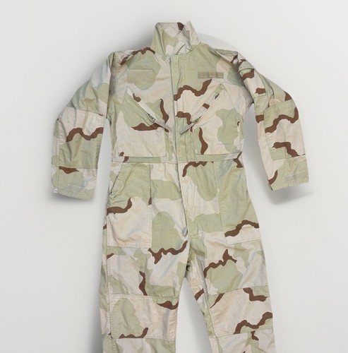 Vintage US Military Mechanic Coveralls Mens Sz. Large Desert Camo Cold Weather