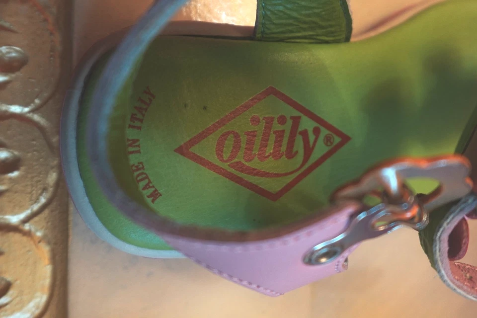 SANDALIAS ACEITOSAS NIÑAS ZAPATOS CUERO ORO FLORES TALLA 24 UE RARAS NUEVAS Foto 3 de 4