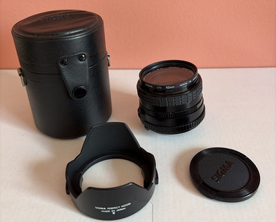 Sigma Mini Wide 1:2.8 F=28mm Lens Japan w/Prima 52mm UV Filter Lens Cap & Case