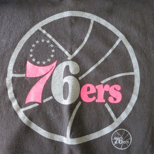 Majestic NBA Philadelphia 76ers Andrew Bynum (#33) T-Shirt, Black, Size XL - Afbeelding 7 van 11