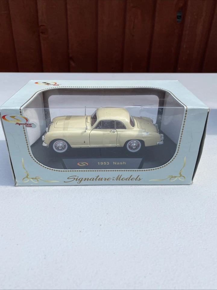Signature Models 1/32 Scale 32332 - 1953 Nash - Cream & Five Others BUNDLE - Image 4 of 4