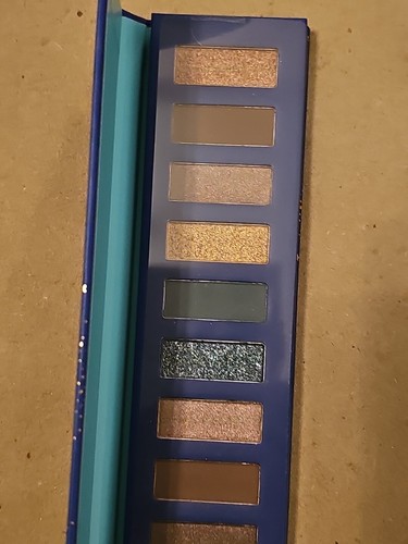 fmg Glimmer Starry Night Eye Palette 16 Shades Matte & Shimmer Avon - NEW - Picture 8 of 10
