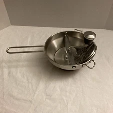 NAVARIS Stainless Steel Rotary Food Mill with 3 Grinding Discs SIFTER STRAINER