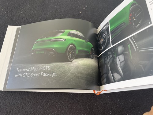 Porsche Macan S & GTS 2022 2023 nuevo con detalle de folleto del paquete catálogo de ventas de Estados Unidos - Imagen 5 de 8