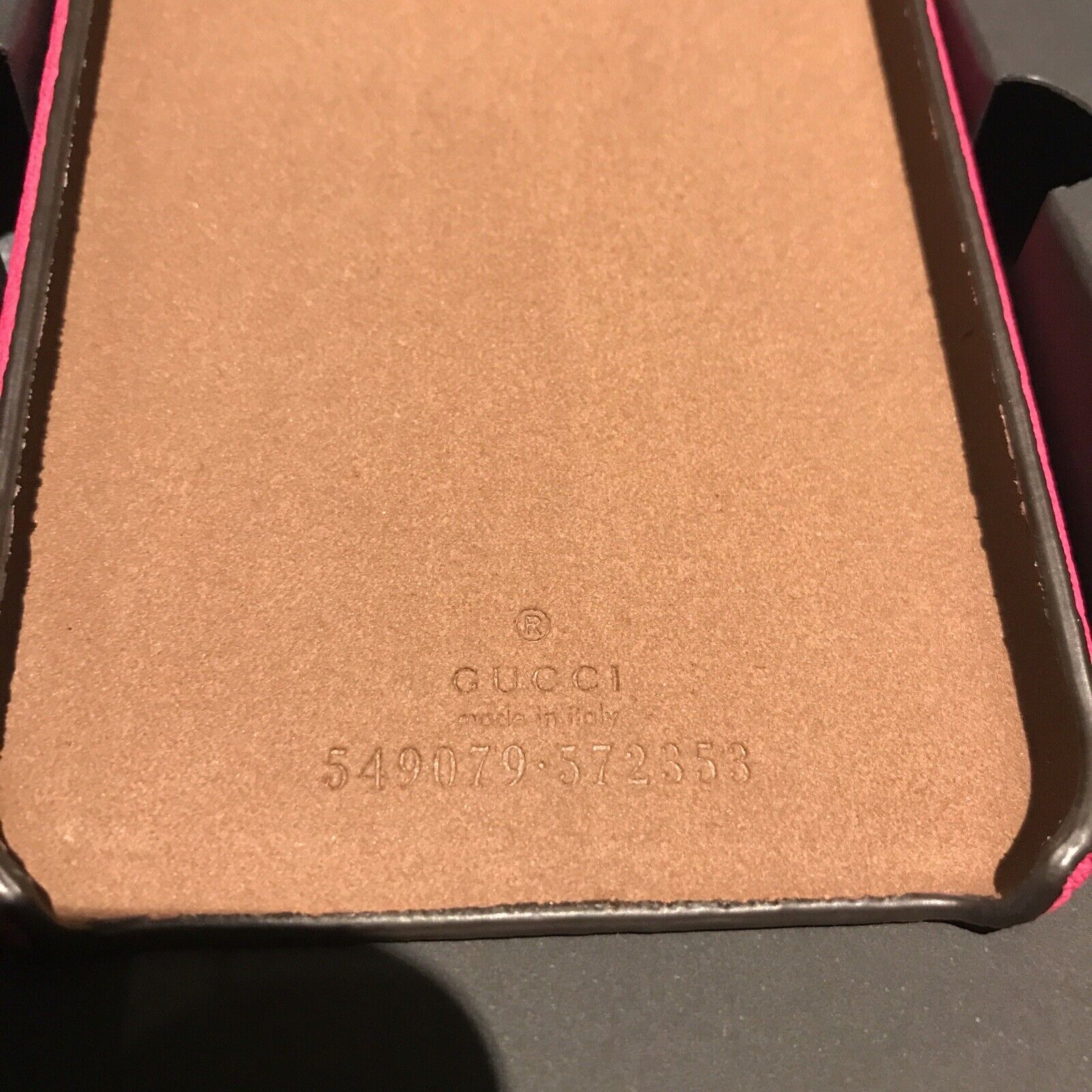 New Gucci Pink Pebbled Leather Vintage Logo IPhone 7 or 8 Plus Phone Case